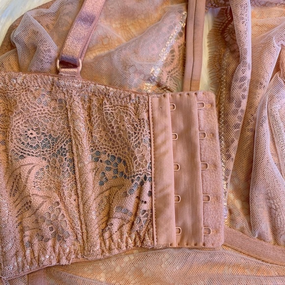 NWT Very Sexy Plunge Peach Eyelash Lace Bralette - Picture 6 of 8